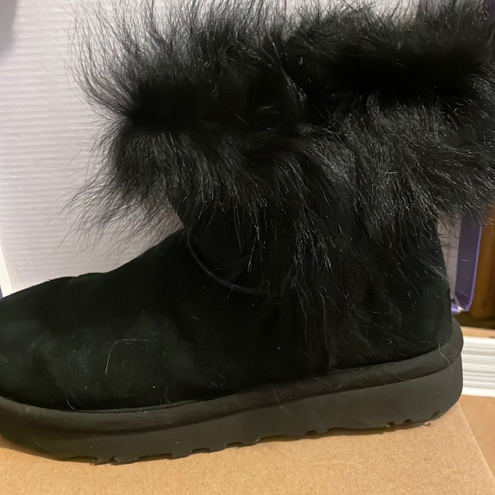 Black Uggs Size 6